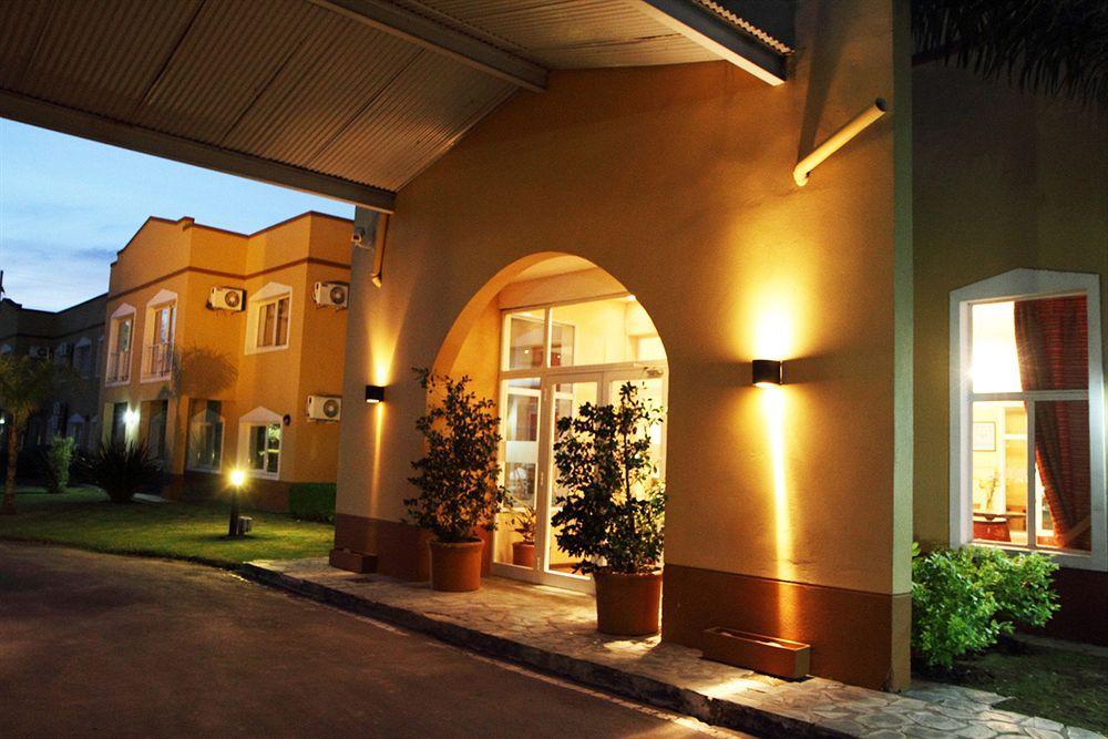 Hotel Wyndham Garden Campana Exterior foto